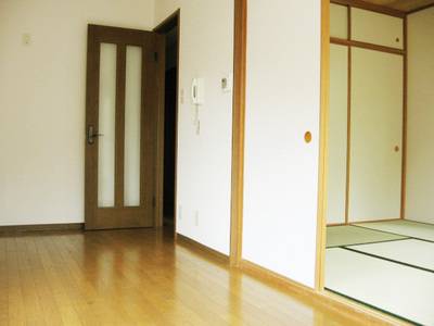 Living and room. Room 1