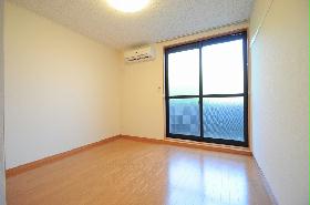 Living and room. 1F flooring.