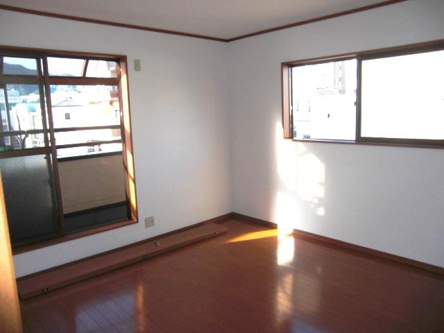 Non-living room. Indoor (September 2013) Shooting