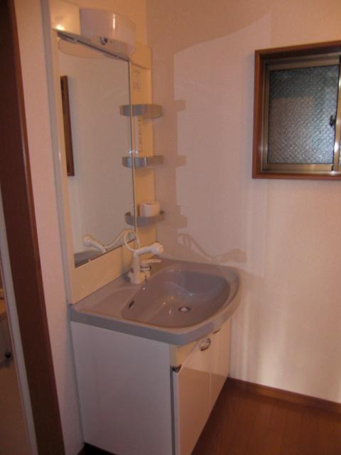 Wash basin, toilet. Indoor (September 2013) Shooting