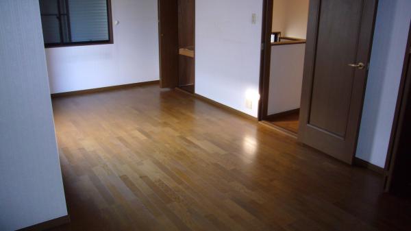 Non-living room. 2 rooms to change is also possible veranda Housed two There