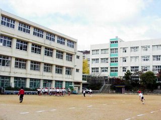 Primary school. Hibarigaoka up to elementary school (elementary school) 459m