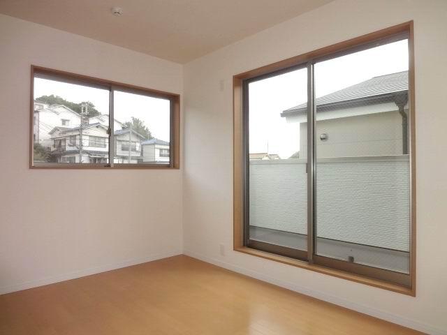 Non-living room. 2 Kaiyoshitsu 6.2 Pledge. Two-sided lighting. balcony ・ It is with a closet. 