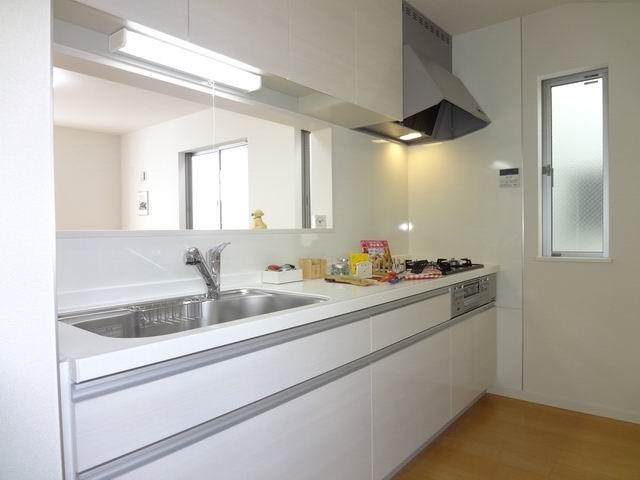 Kitchen. Second floor kitchen. Water purifier built-in shower faucet with system Kitchen