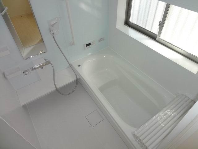 Bathroom. 2nd floor bathroom. 