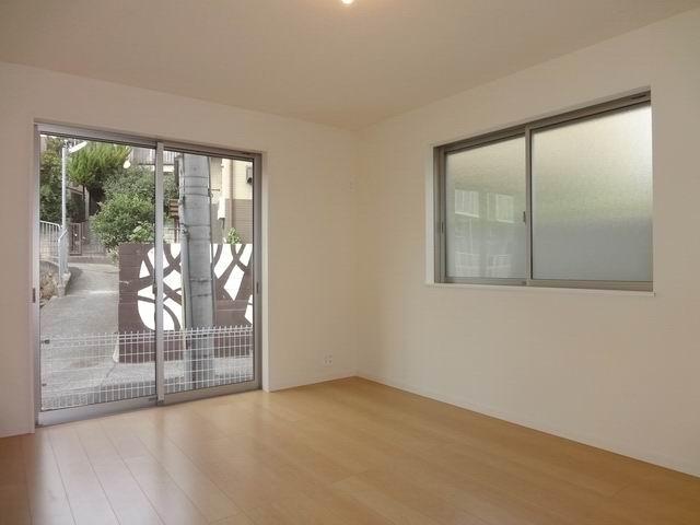 Non-living room. 1 Kaiyoshitsu 7.87 Pledge. With closet. It is a two-sided lighting. 