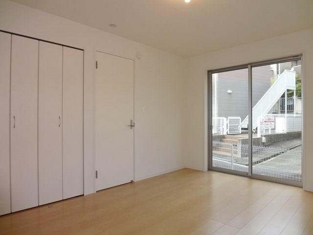 Non-living room. 1 Kaiyoshitsu 7.87 Pledge. With closet. It is a two-sided lighting. 