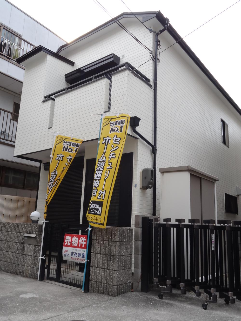 Local appearance photo. Local (10 May 2013) shooting outer wall, Roof Coatings construction work already
