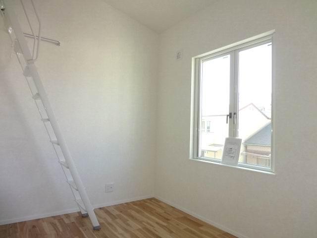 Non-living room. 3 Kaiyoshitsu 4.4 Pledge. Stylish with loft.