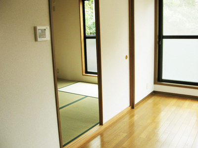 Living and room. Room 1