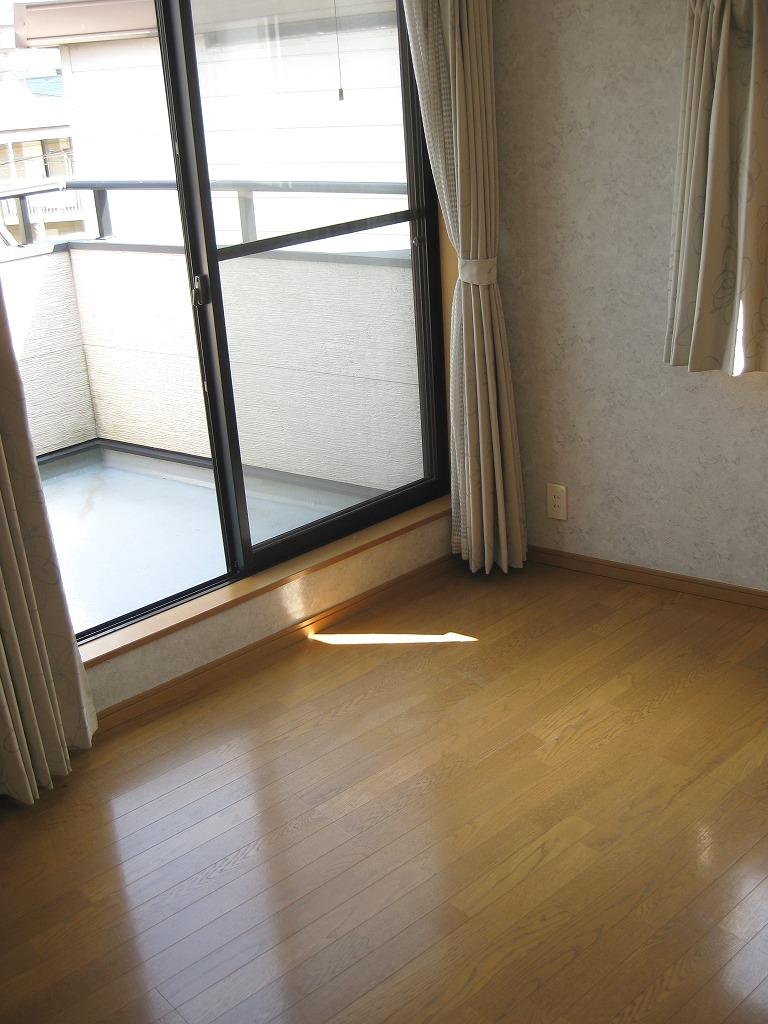 Non-living room. Indoor (September 2013) Shooting