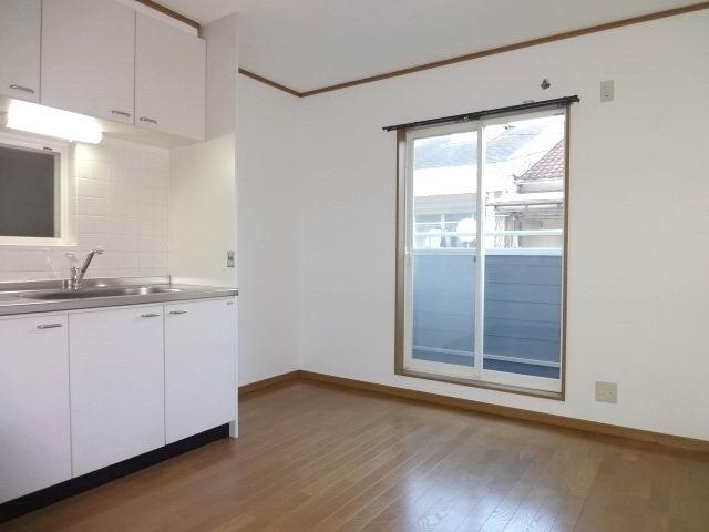 Living. Second floor DK7 Pledge. Two-sided lighting. Balcony. Is a cross stuck Kawasumi.