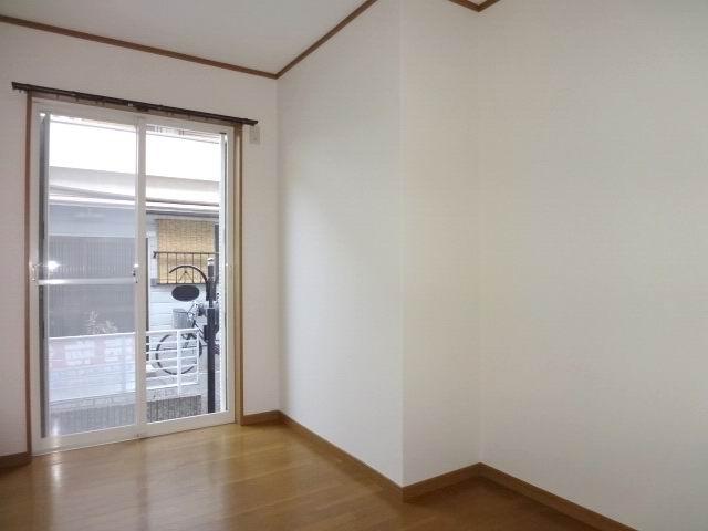 Non-living room. 1 Kaiyoshitsu 4.5 Pledge. Two-sided lighting. With closet. Is a cross stuck Kawasumi.