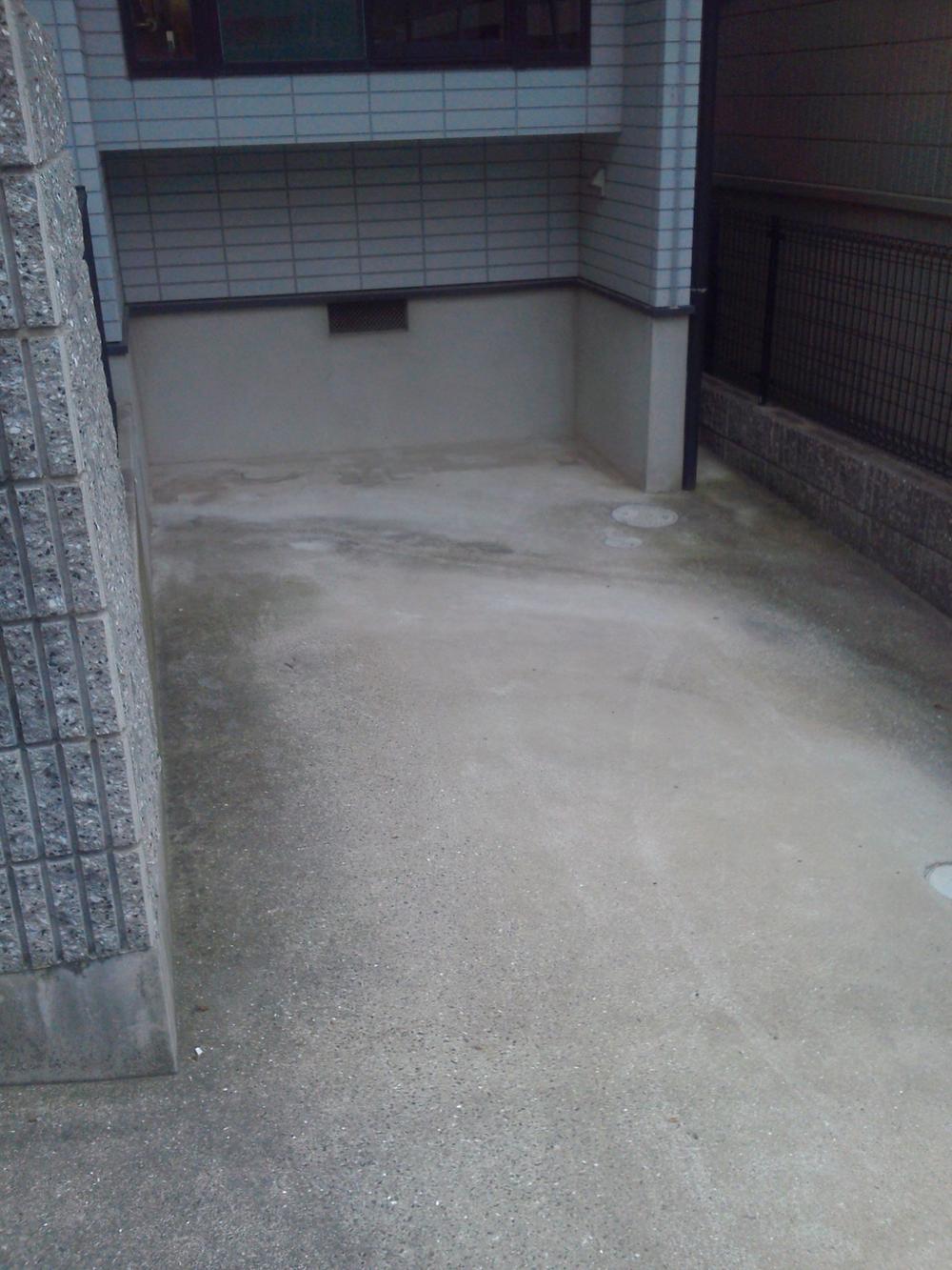 Parking lot. Local (July 2013) Shooting