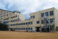 Primary school. 110m to Kobe Municipal Mikura Elementary School (elementary school)