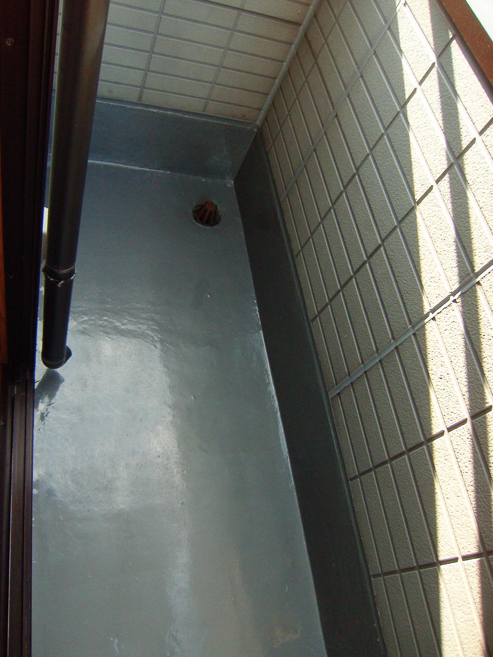 Balcony. Re-construction all waterproof