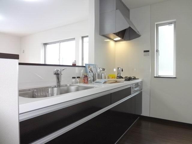 Kitchen. First floor kitchen. Water purifier built-in shower faucet with system Kitchen. 