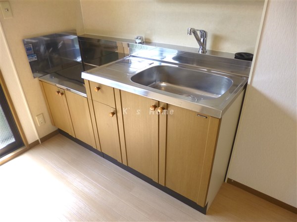 Kitchen. Gas stove installation Allowed