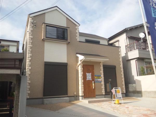 Local appearance photo. Spacious is a car space.