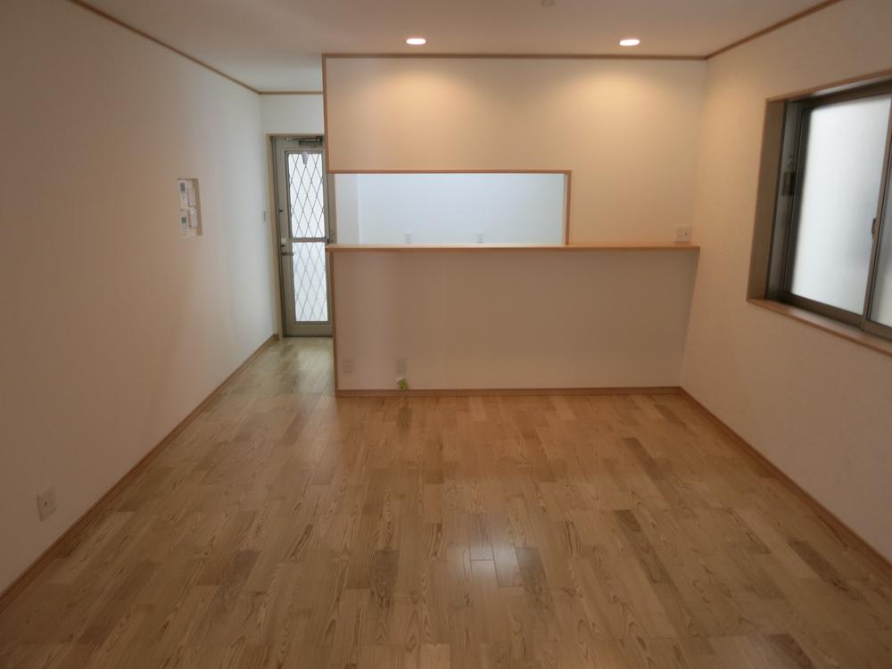 Same specifications photos (living). Same specifications