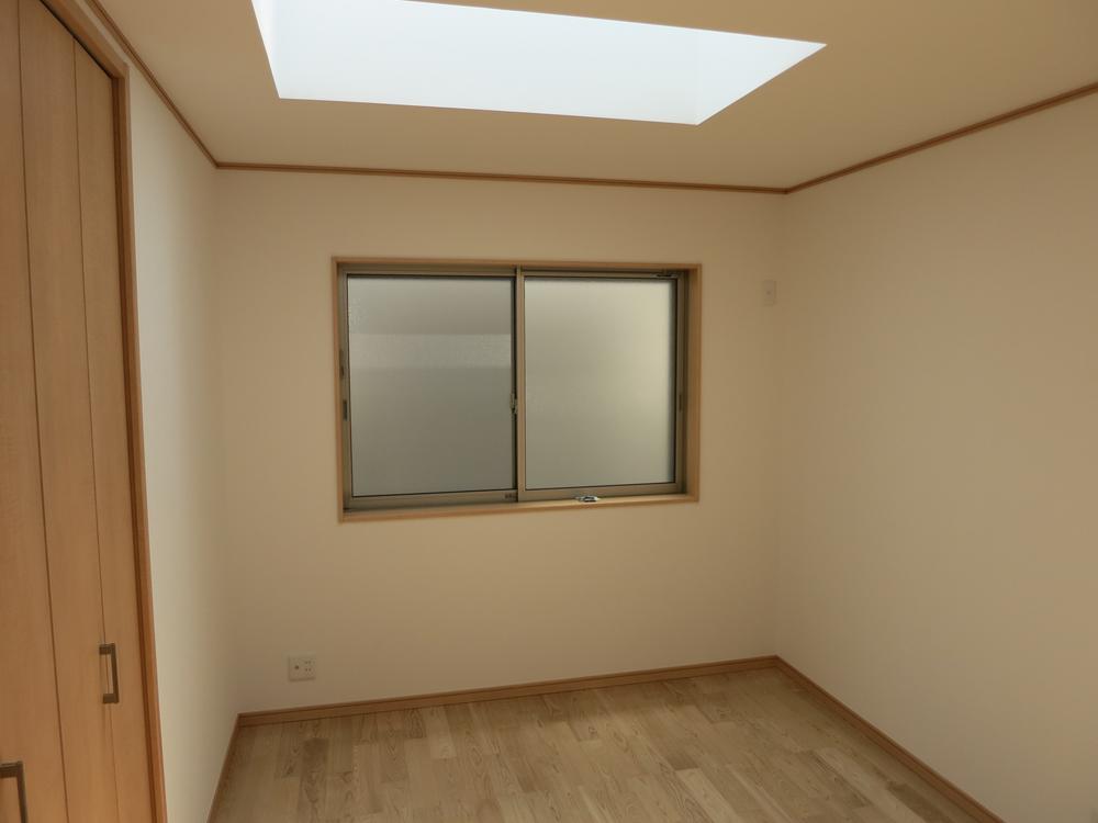 Same specifications photos (Other introspection). Same specifications