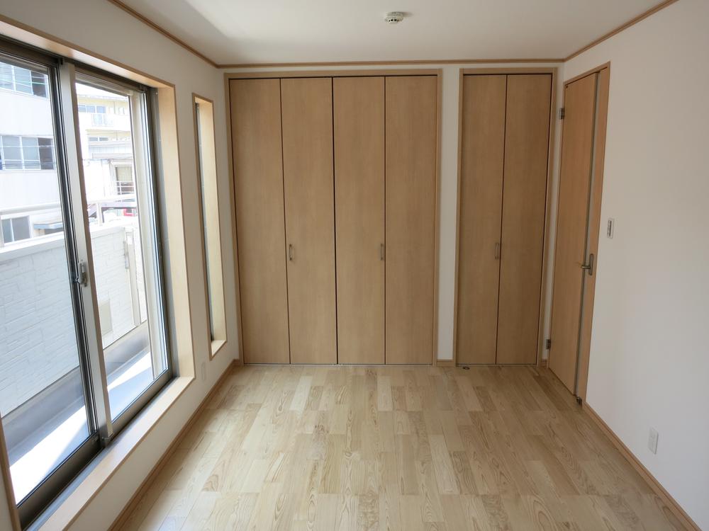 Same specifications photos (Other introspection). Same specifications