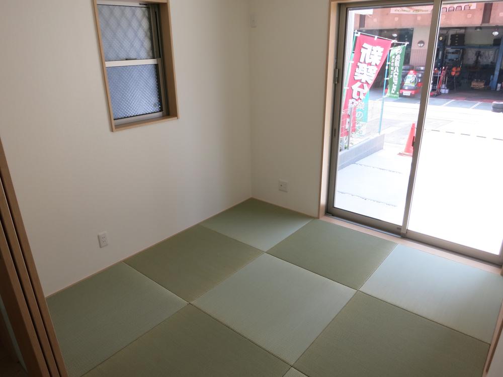 Same specifications photos (Other introspection). Same specifications