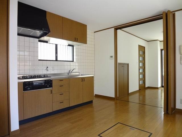 Living. First floor dining. DK9 Pledge. Is a cross stuck Kawasumi.