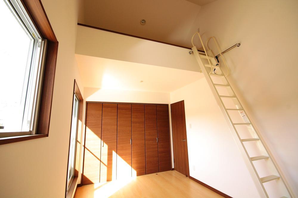 Other local. Feeling of freedom is different because there is a loft ceiling height of the main bedroom