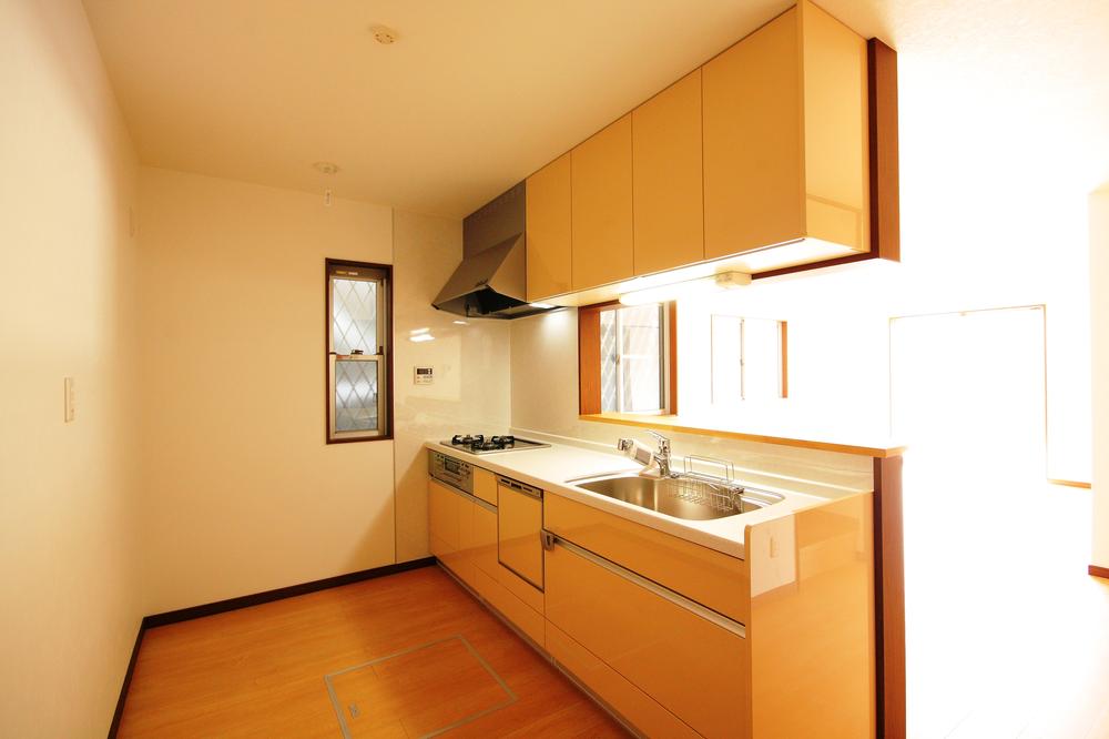 Kitchen. Dishwasher ・ With water purifier