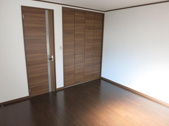 Non-living room. Western-style 8 Yes CL