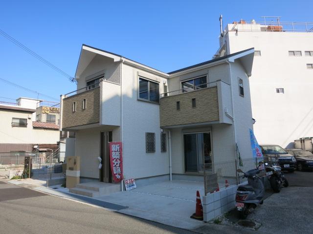 Local appearance photo. Local (12 May 2013) Shooting