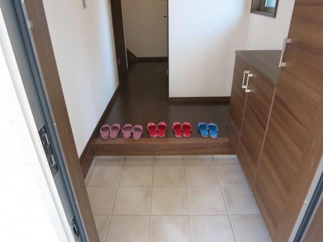 Entrance. Local (12 May 2013) Shooting