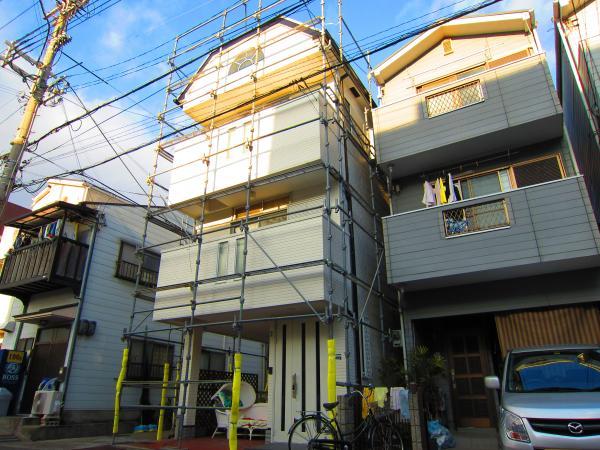 Local appearance photo. Photos posted December shooting. This completes the exterior wall paint!