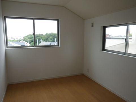 Non-living room. The company construction cases