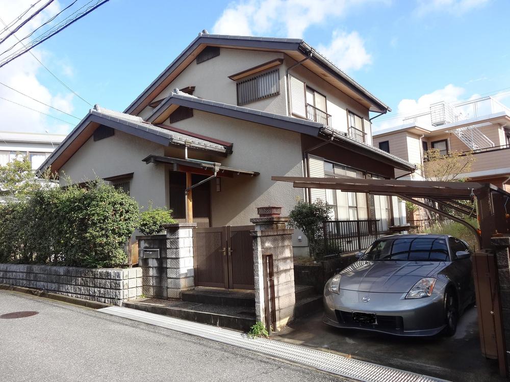 Local appearance photo. Local (11 May 2013) Shooting