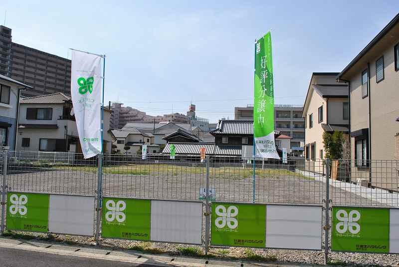 Local photos, including front road. Local Photos