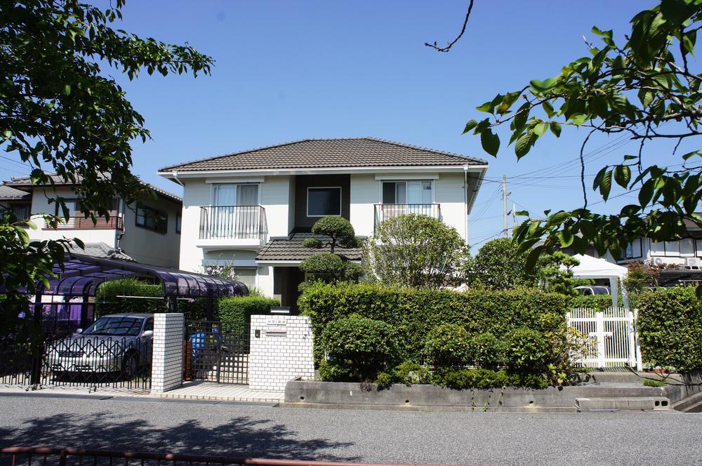 Local appearance photo. Local (10 May 2013) Shooting