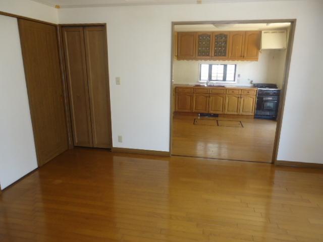 Living. Indoor (05 May 2013) Shooting