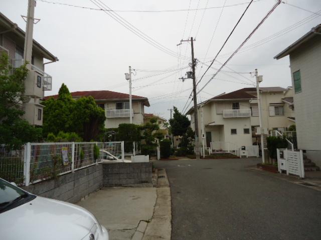 Local photos, including front road. Local (June 9, 2013) Shooting