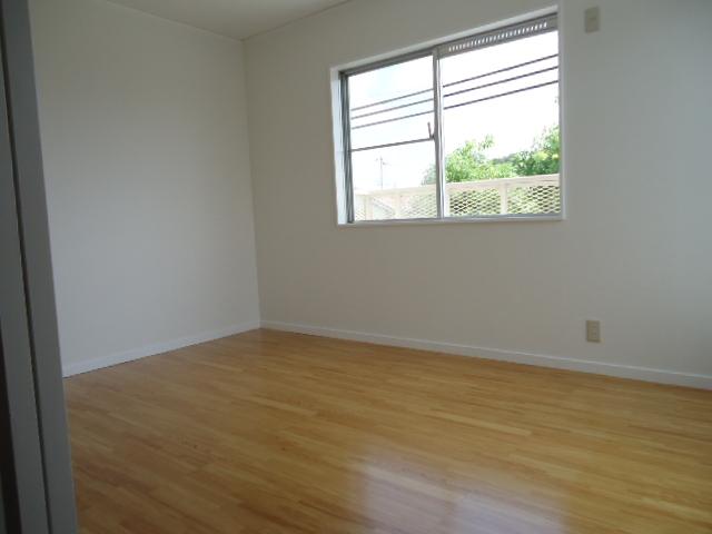 Non-living room. Indoor (August 2, 2013) Shooting