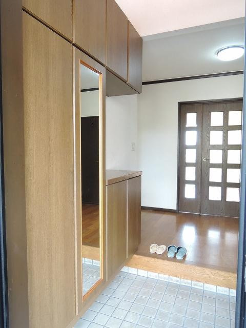 Entrance. It is the entrance storage of leeway