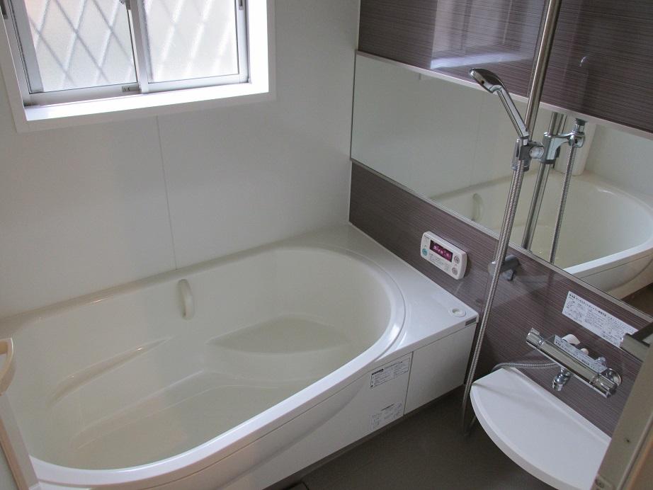 Bathroom. System is a bus