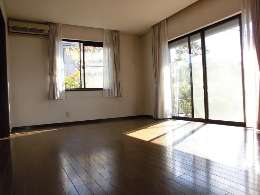 Living. Indoor (11 May 2013) Shooting