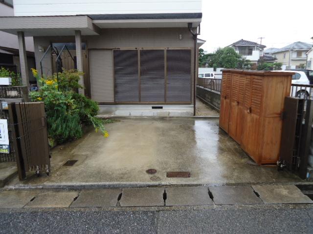 Local photos, including front road. Local (October 20, 2013) Shooting