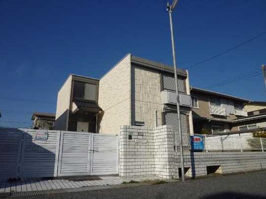 Local appearance photo. The building is the appearance.