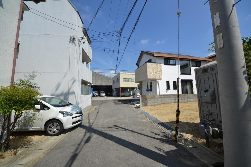 Local photos, including front road. Local (August 19, 2013) Shooting