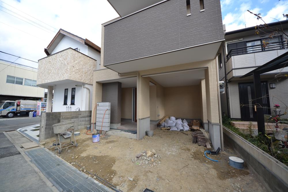 Parking lot. Local (December 8, 2013) Shooting