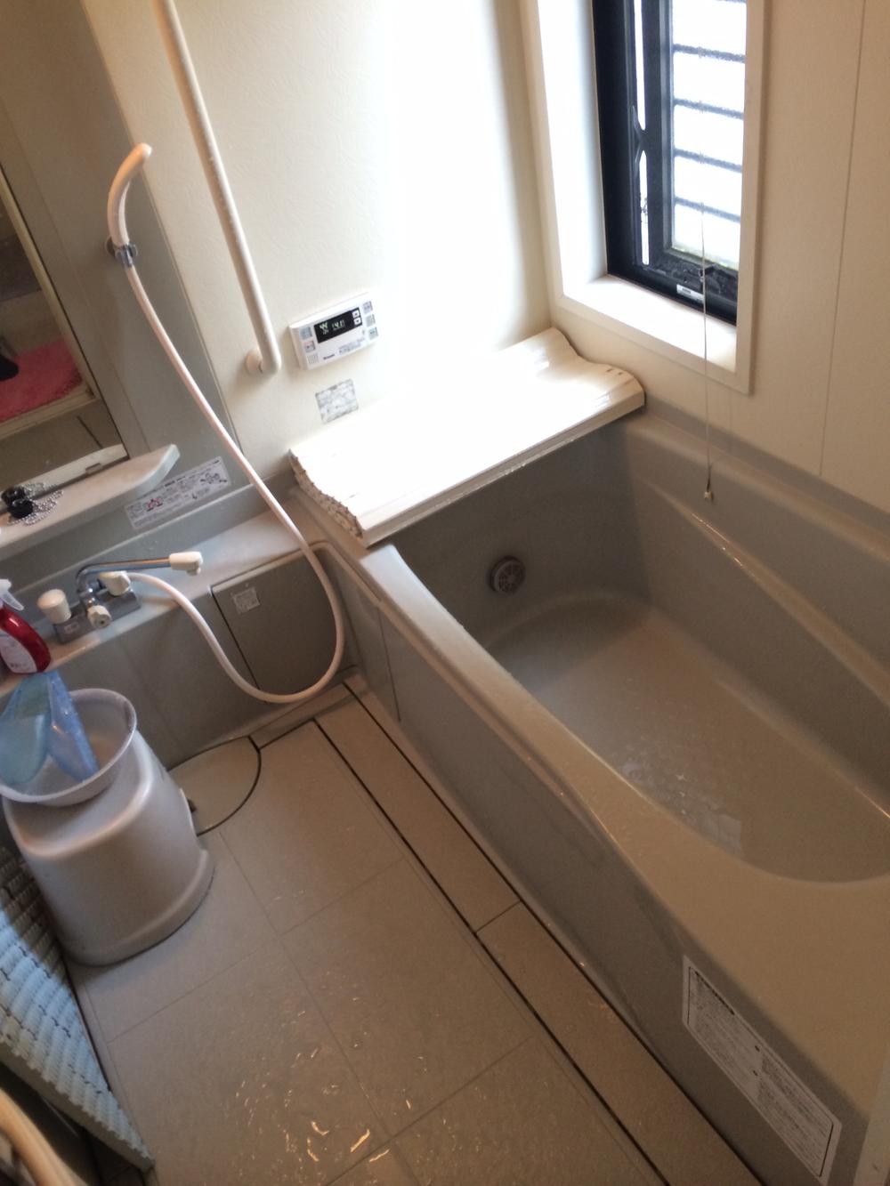 Bathroom. Indoor (12 May 2013) Shooting