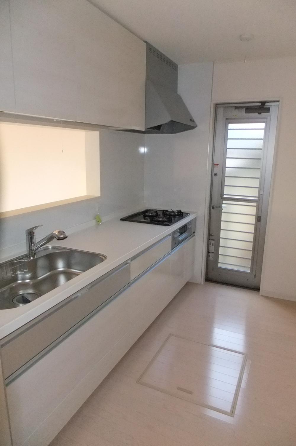 Same specifications photo (kitchen)